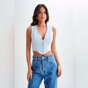 Meshki Keely Cotton Sleeveless Top - Sky Blue
Size: S
BRAND NEW WITH TAGS